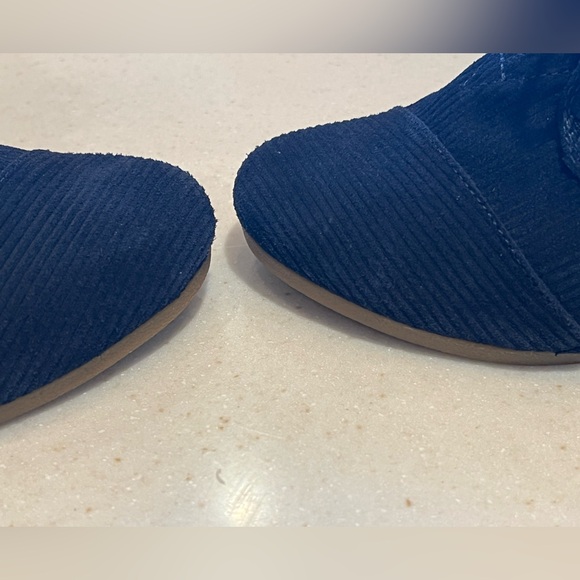 TOMS Desert Wedge Lace Up Booties, dark blue 9.5 Like new. - Picture 16 of 16